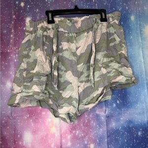 Aerie camo shorts 🛍